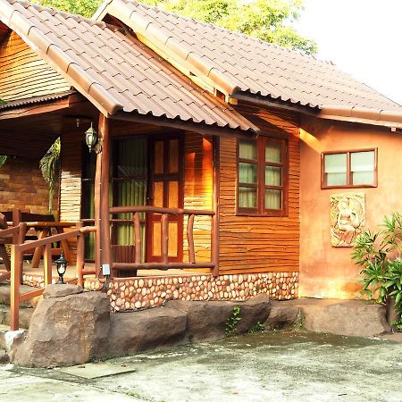 Chantaa Boutique Place Ubon Ratchathani Bagian luar foto